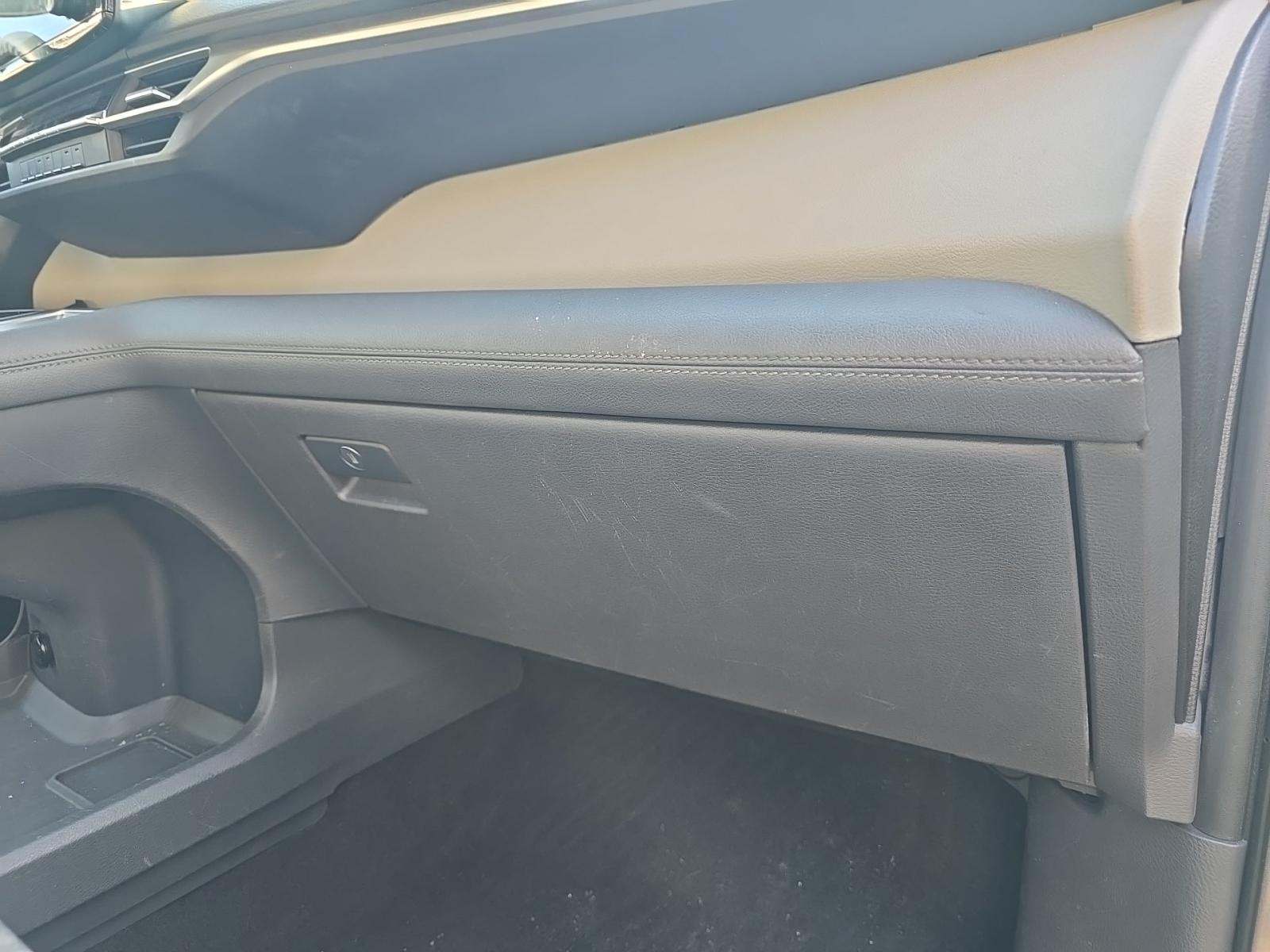 2022 Toyota Sienna LE FWD