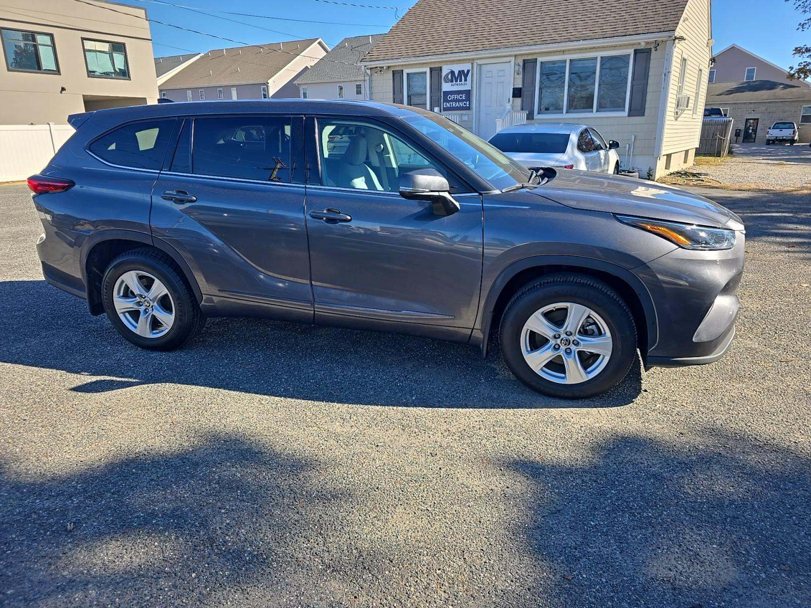 2022 Toyota Highlander LE AWD