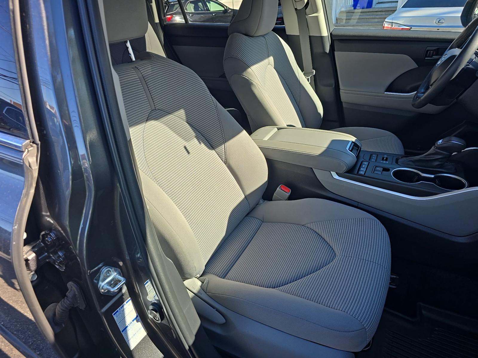 2022 Toyota Highlander LE AWD