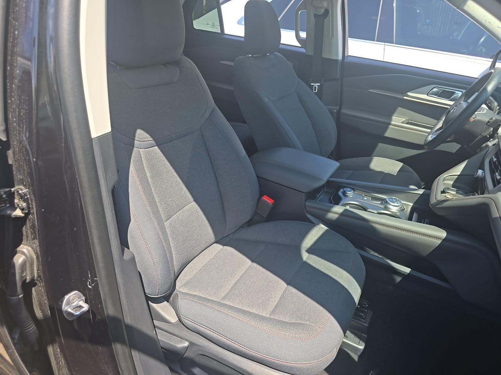 2025 Ford Explorer Active AWD