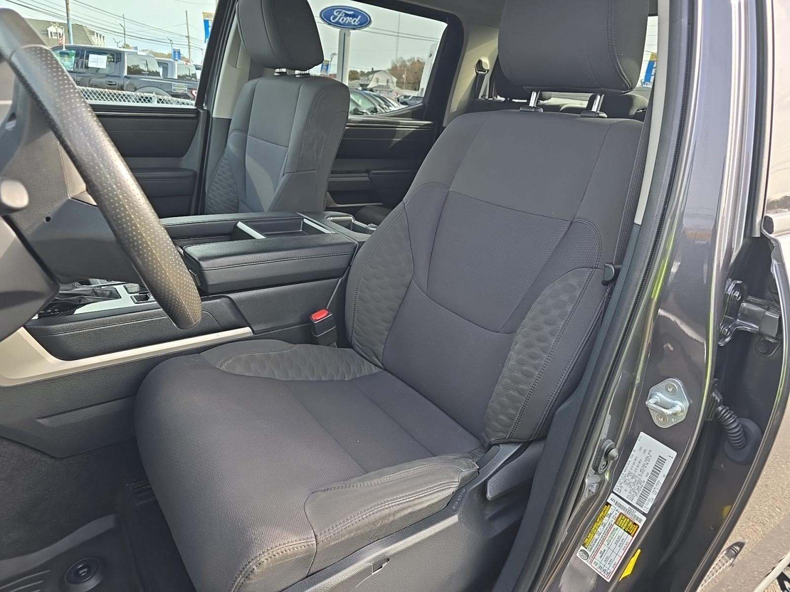 2022 Toyota Tundra SR5 AWD