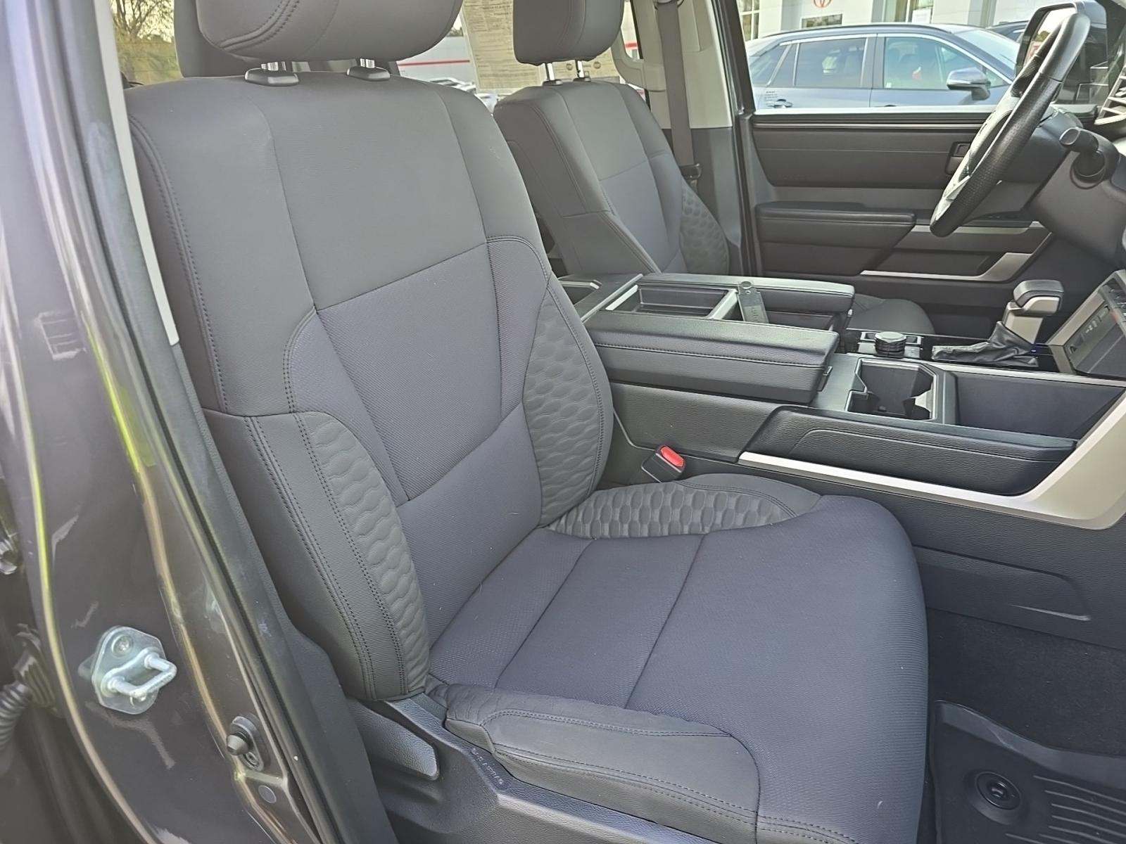 2022 Toyota Tundra SR5 AWD