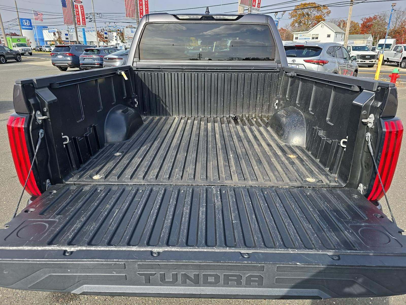 2022 Toyota Tundra SR5 AWD