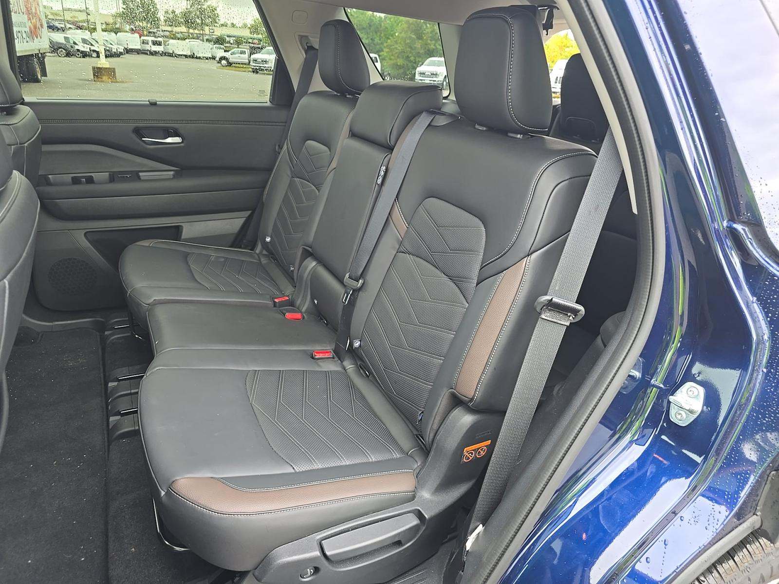 2024 Nissan Pathfinder Platinum AWD