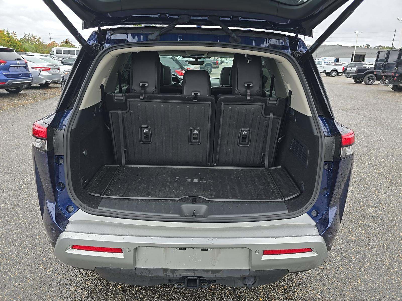 2024 Nissan Pathfinder Platinum AWD