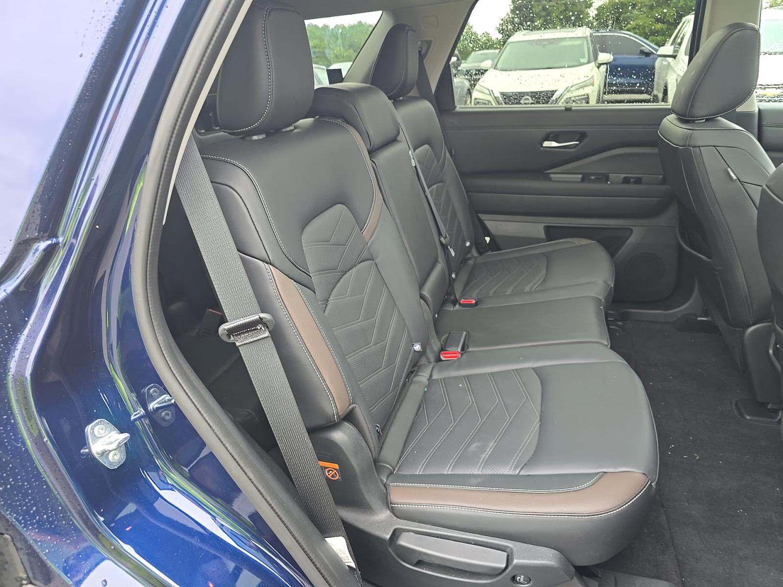 2024 Nissan Pathfinder Platinum AWD