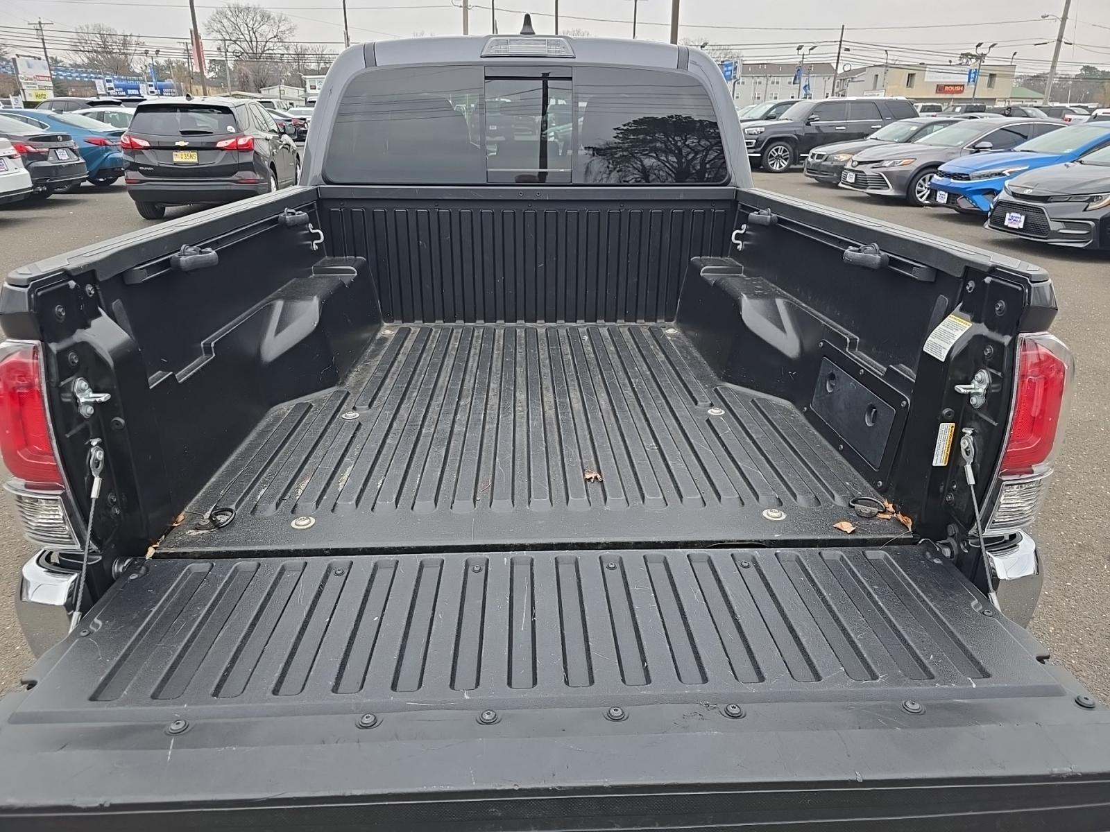 2022 Toyota Tacoma SR5 AWD