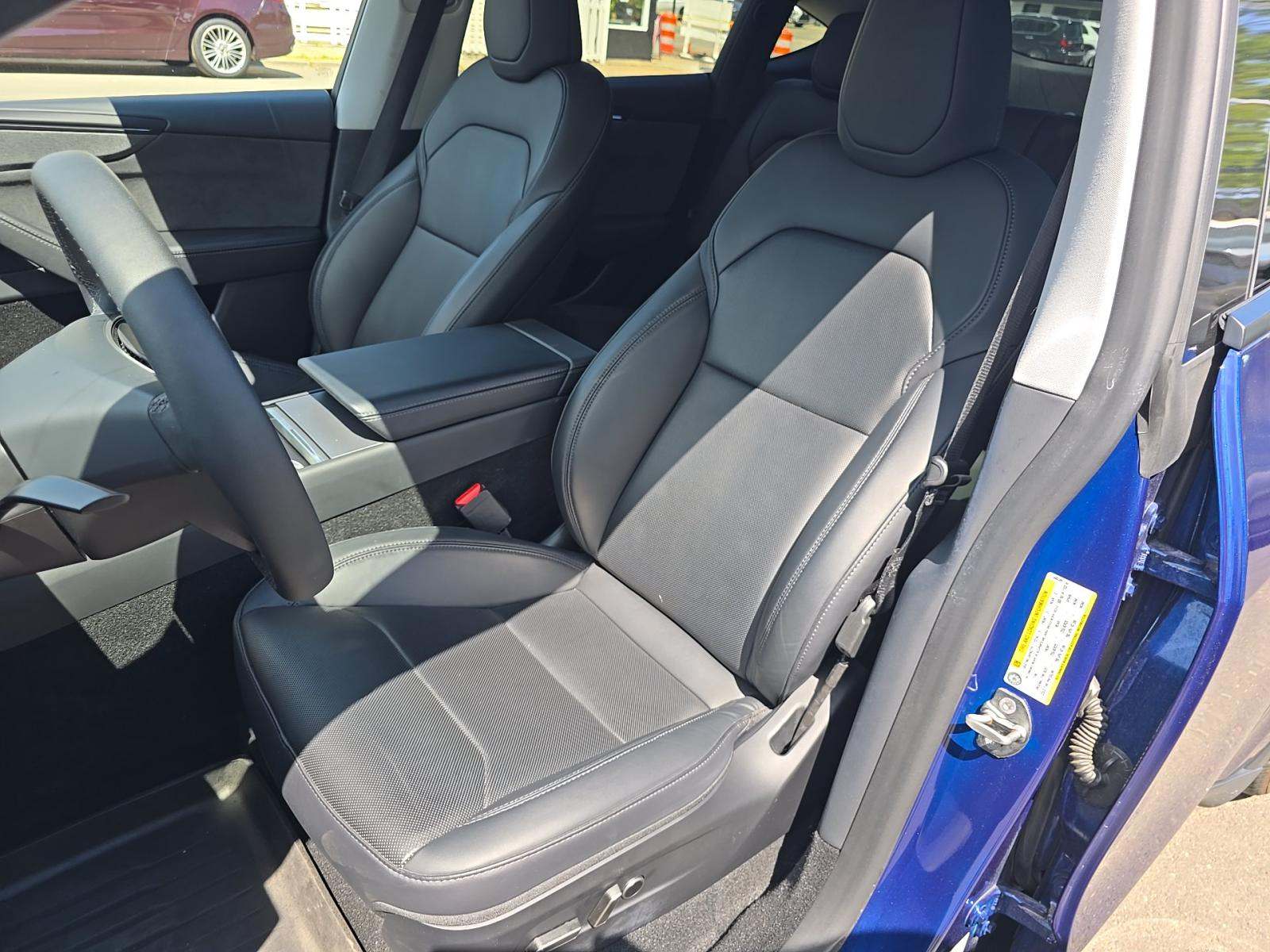 TESLA MODEL Y - 6
