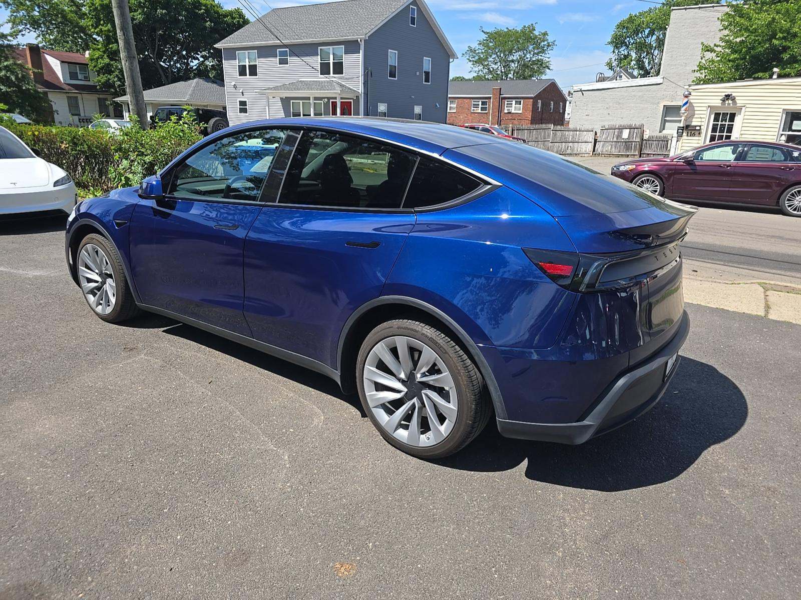 TESLA MODEL Y - 2