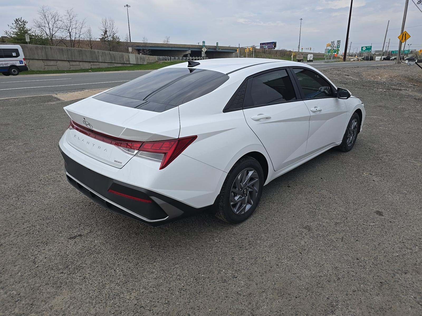 HYUNDAI SONATA - 3
