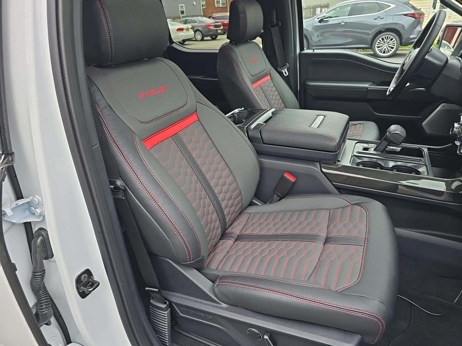 2025 Ford F-150 Lariat AWD