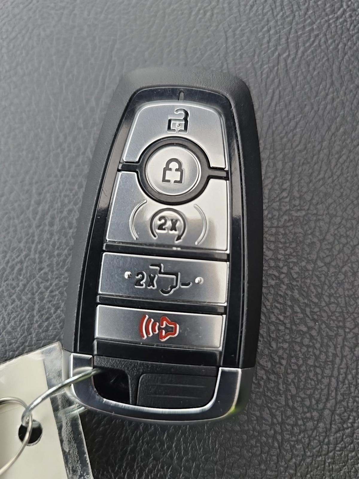 2025 Ford F-150 Lariat AWD