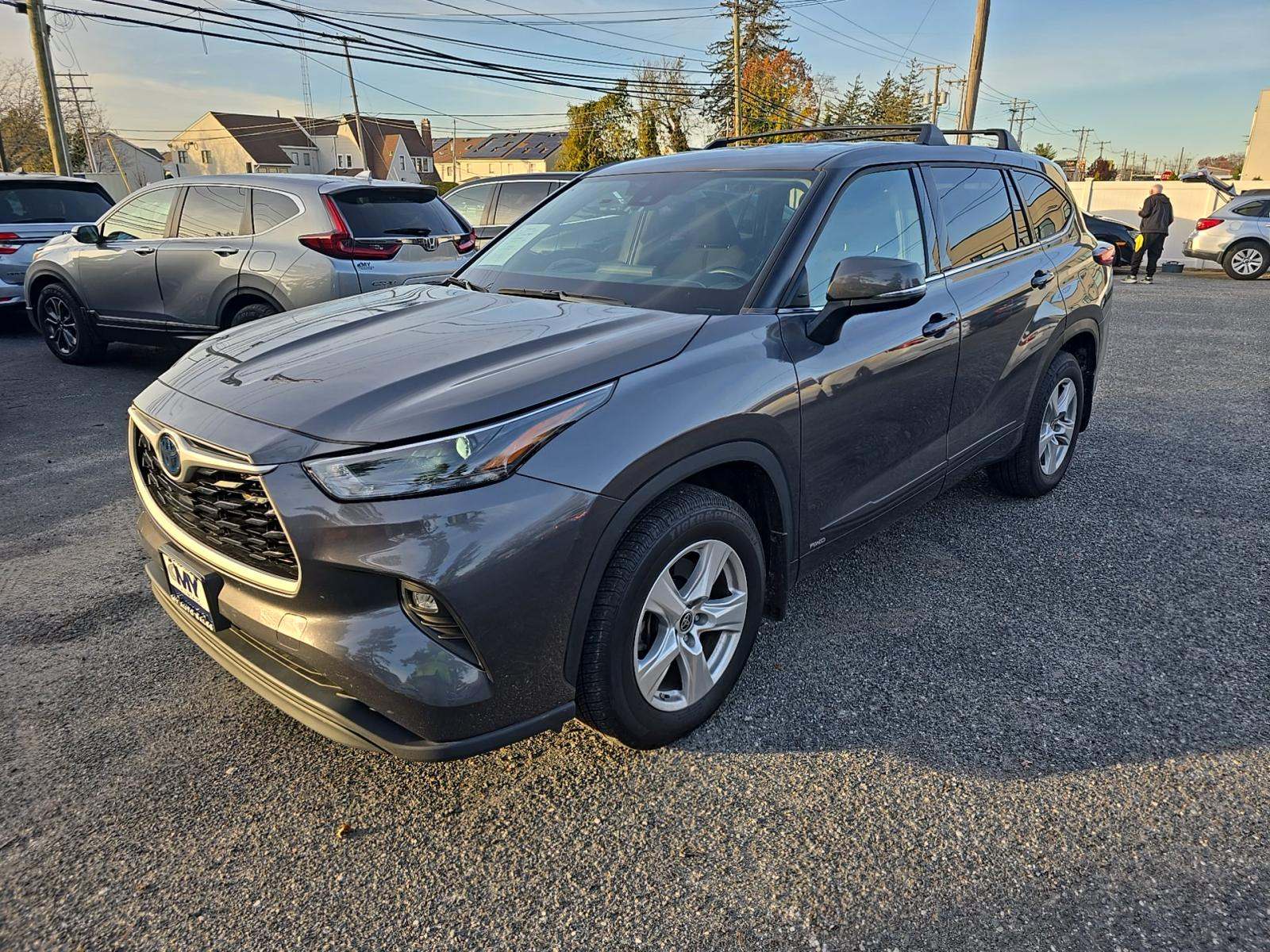 2022 Toyota Highlander Hybrid LE AWD