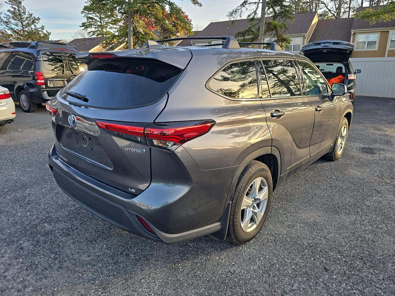 2022 Toyota Highlander Hybrid LE AWD