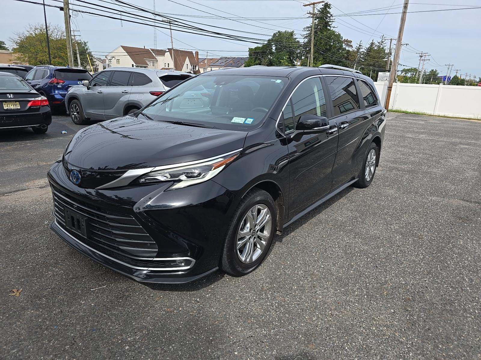 2023 Toyota Sienna Platinum AWD