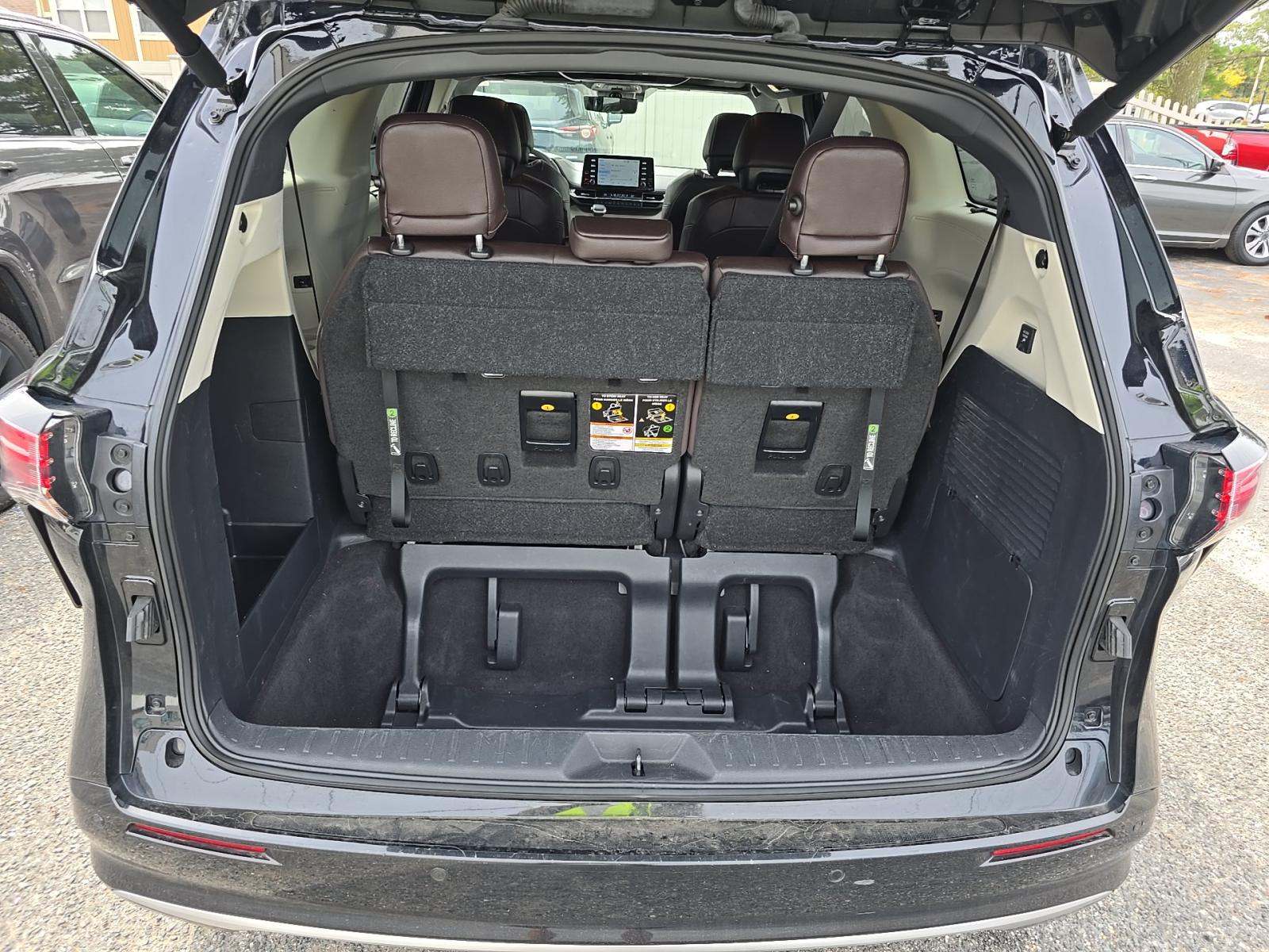 2023 Toyota Sienna Platinum AWD