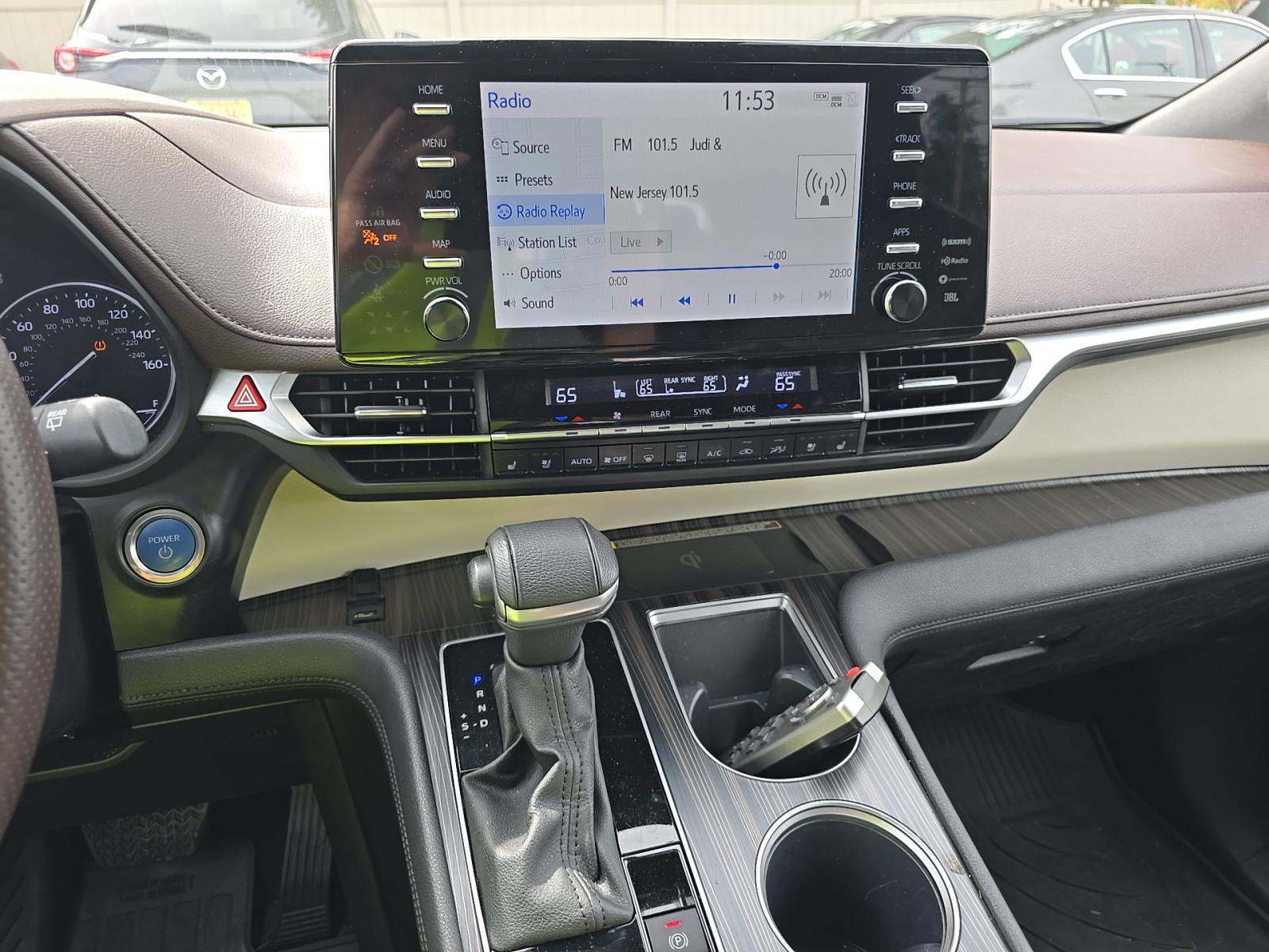 2023 Toyota Sienna Platinum AWD