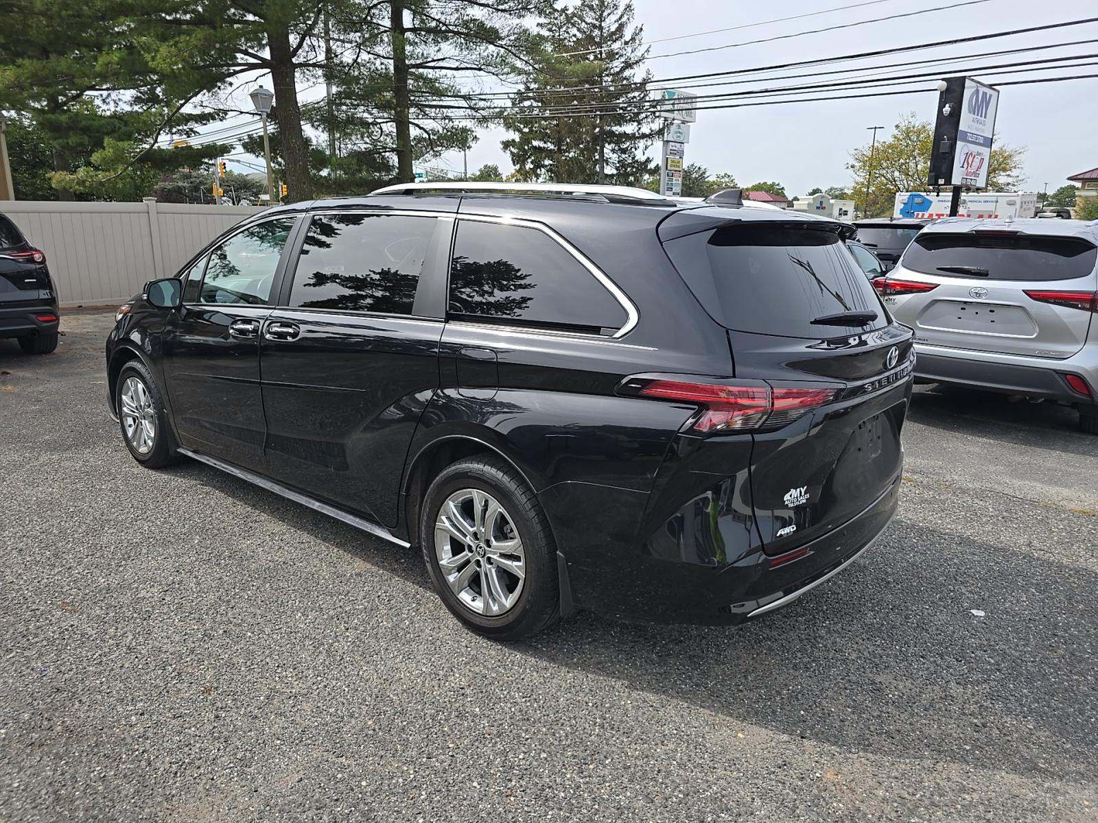 2023 Toyota Sienna Platinum AWD