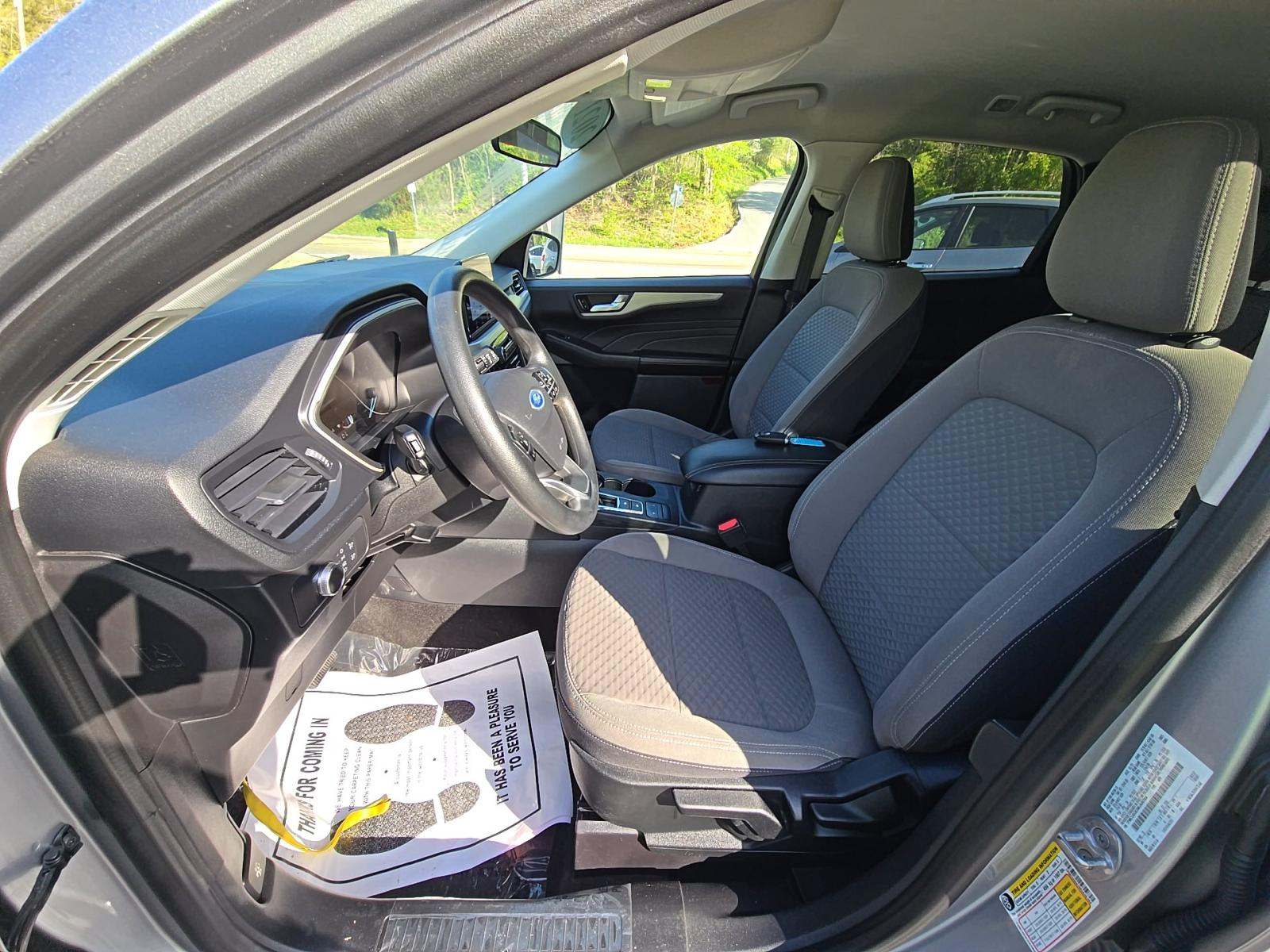 FORD ESCAPE - 2
