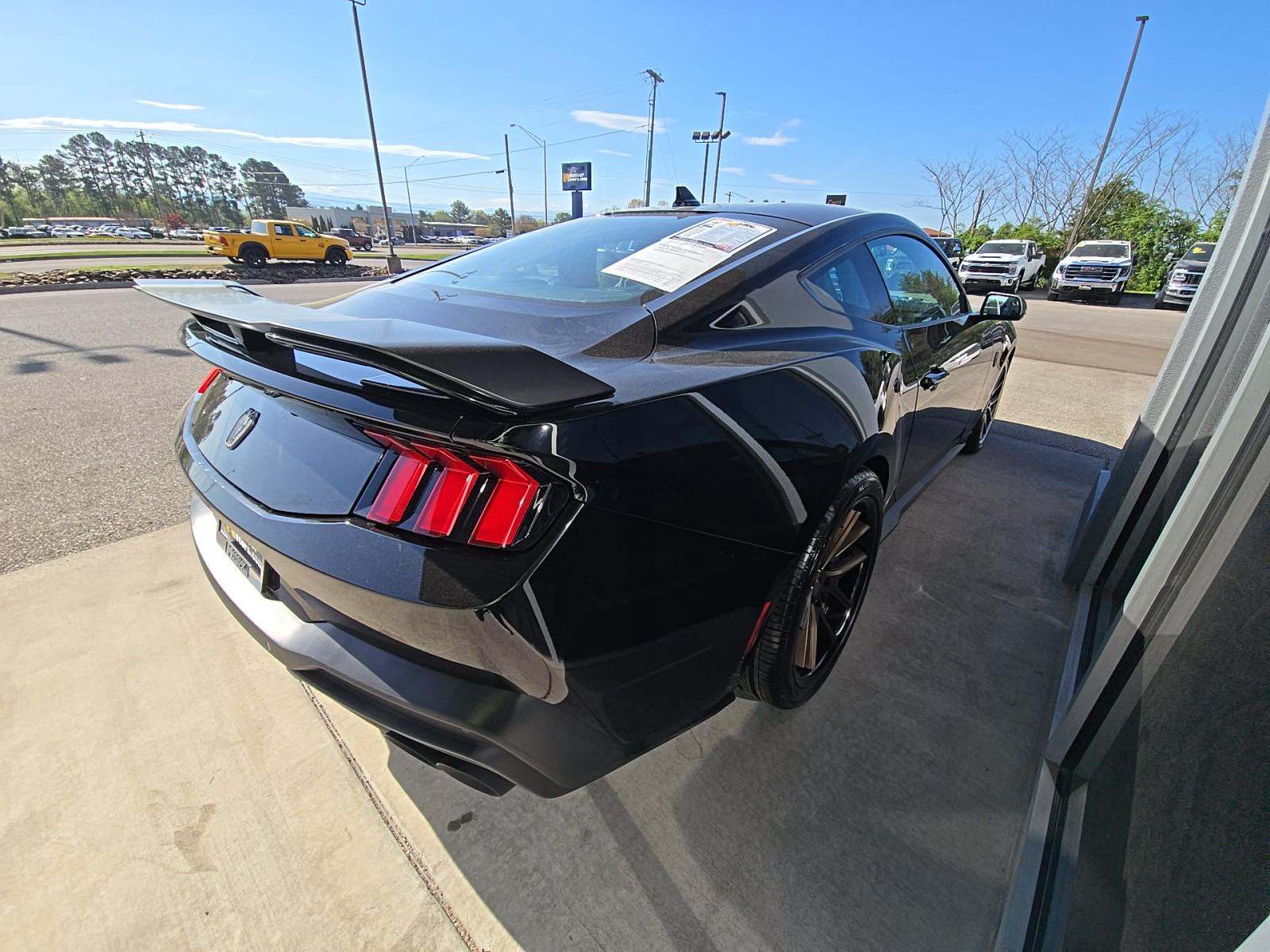 2025 Ford Mustang Dark Horse RWD