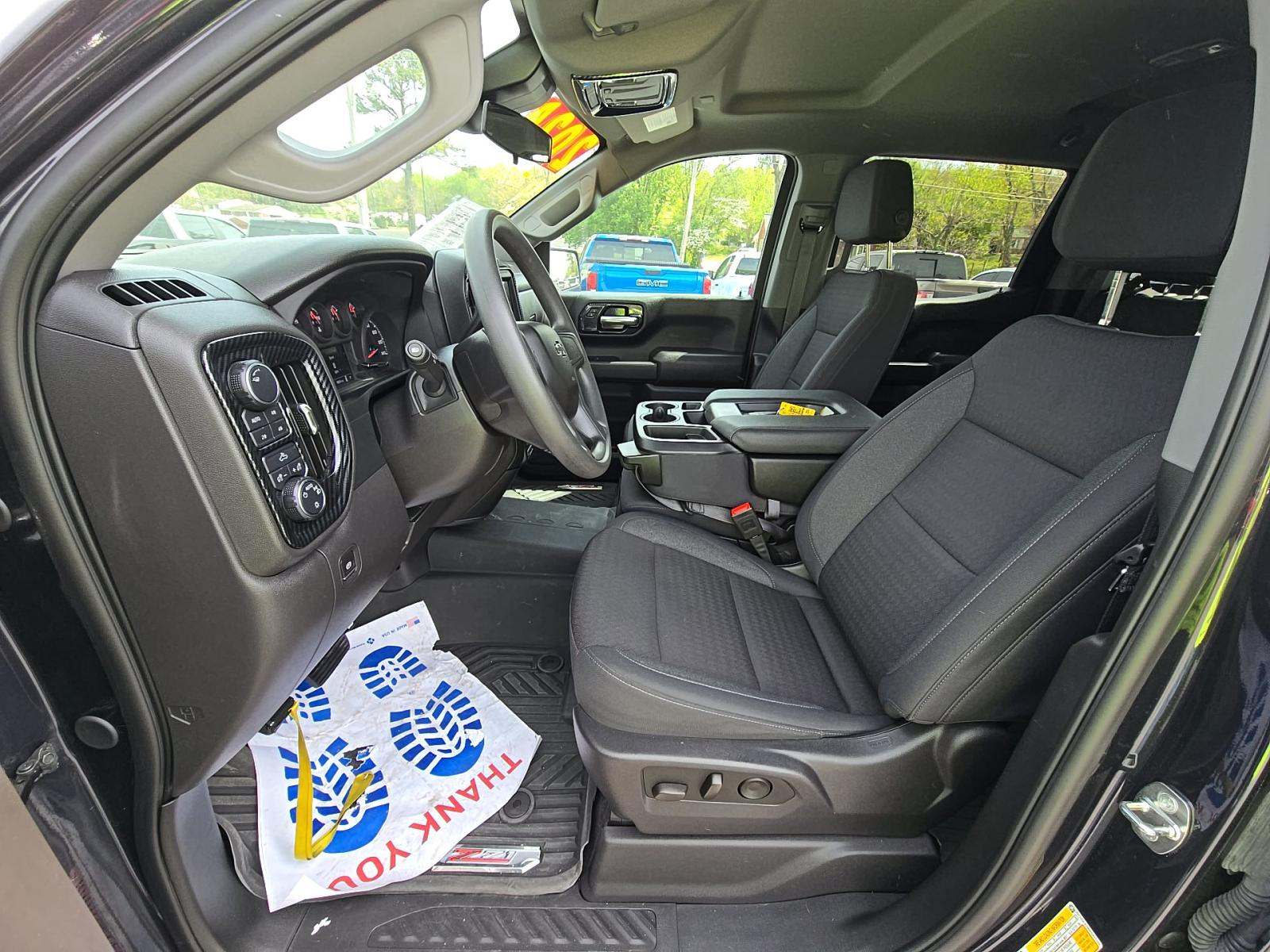 CHEVROLET SILVERADO - 2