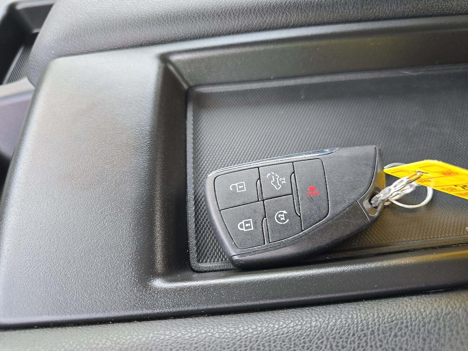 CHEVROLET SILVERADO - 4