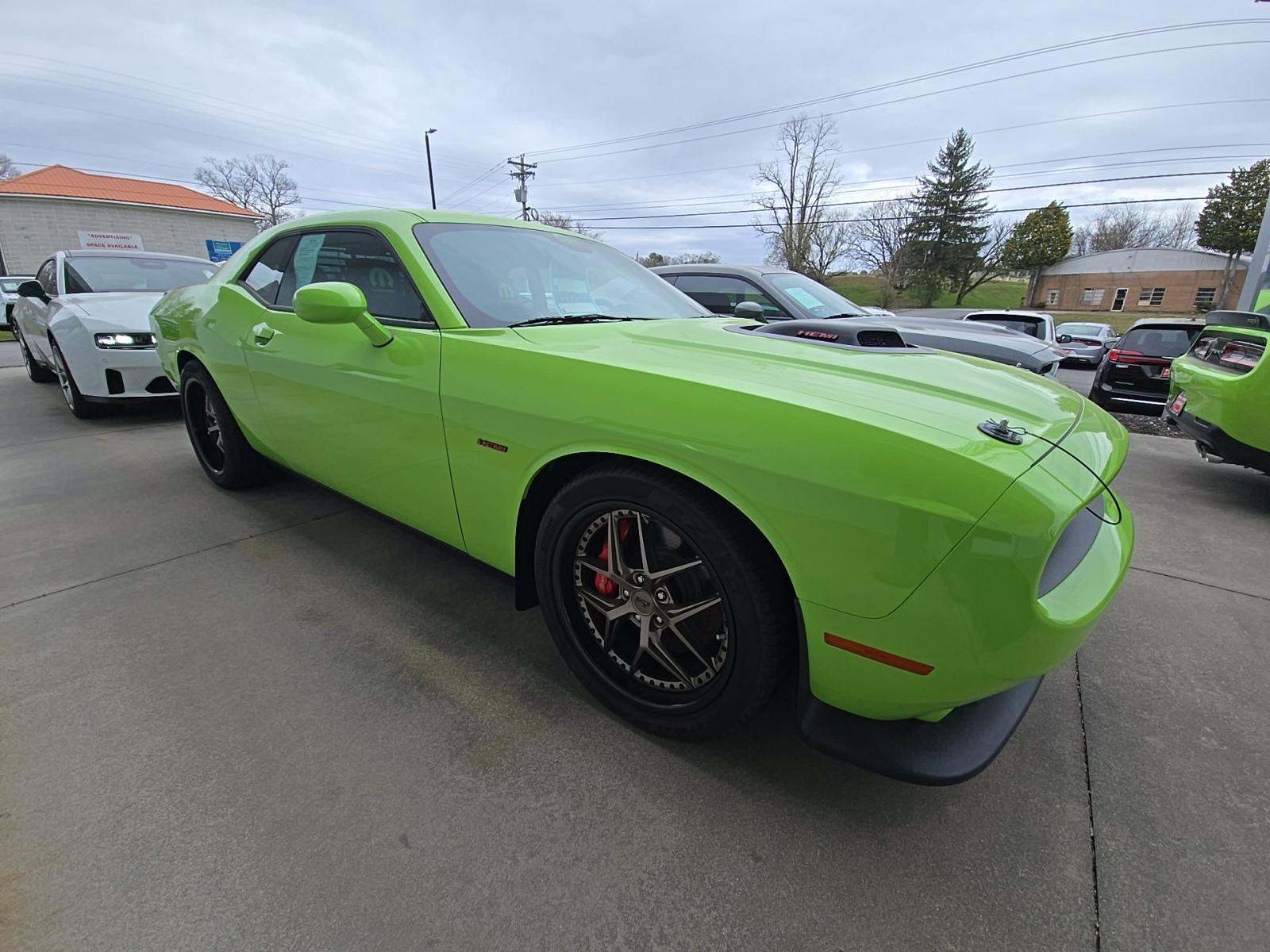 DODGE CHALLENGER - 4