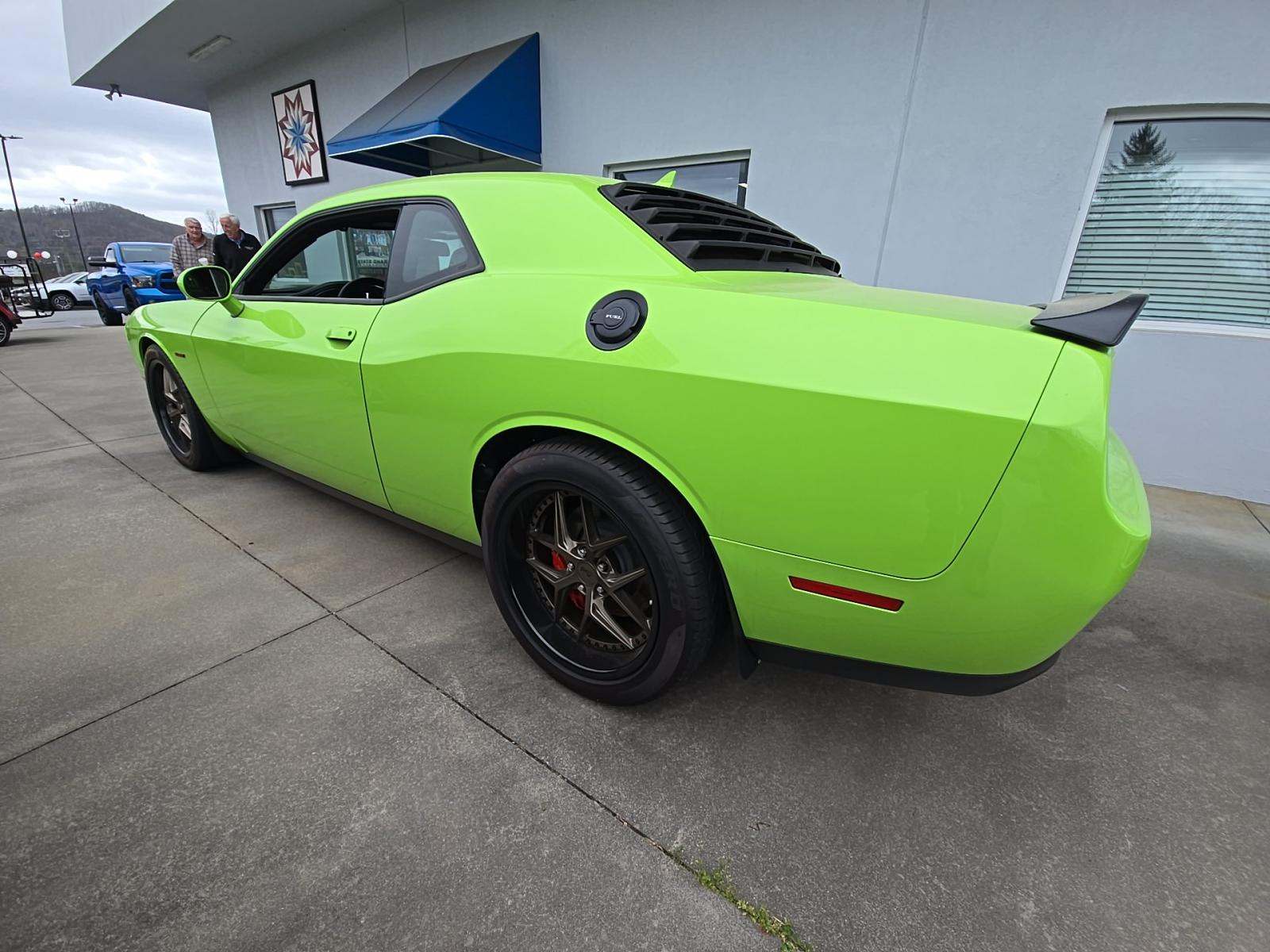 DODGE CHALLENGER - 2
