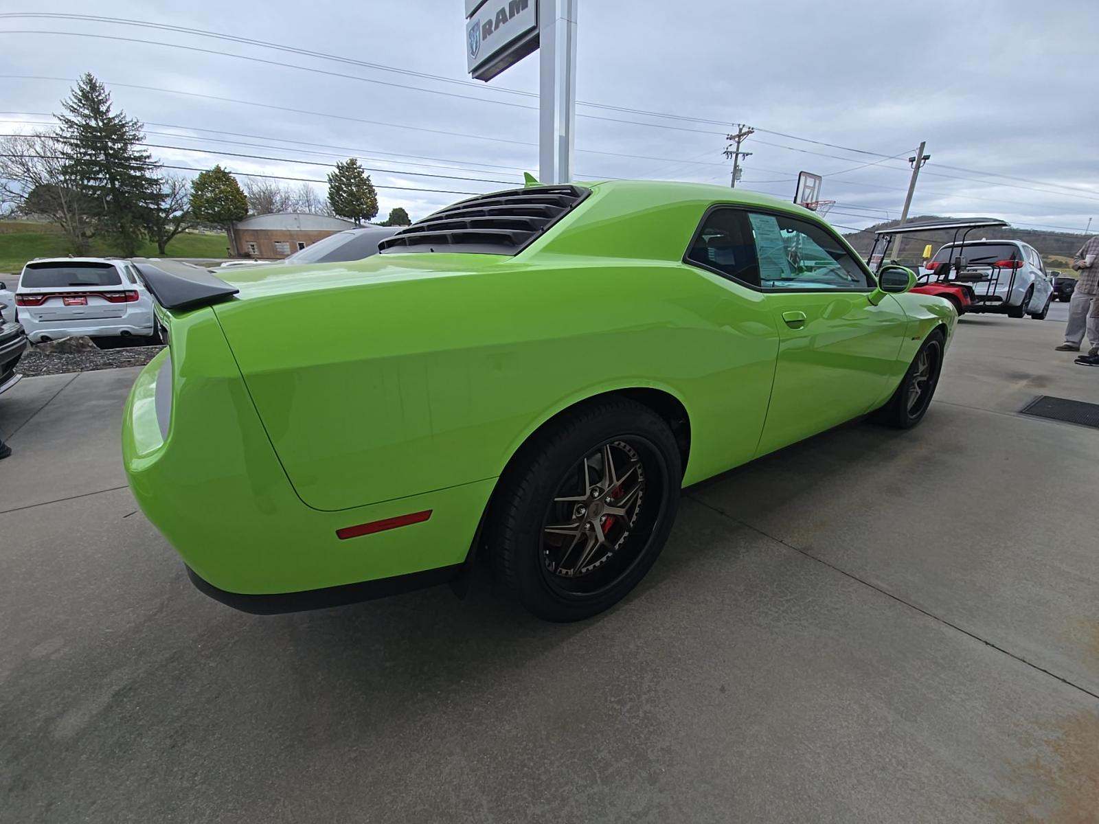 DODGE CHALLENGER - 3