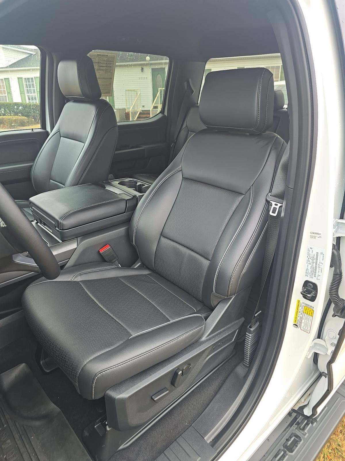 2025 Ford F-150 Lariat AWD