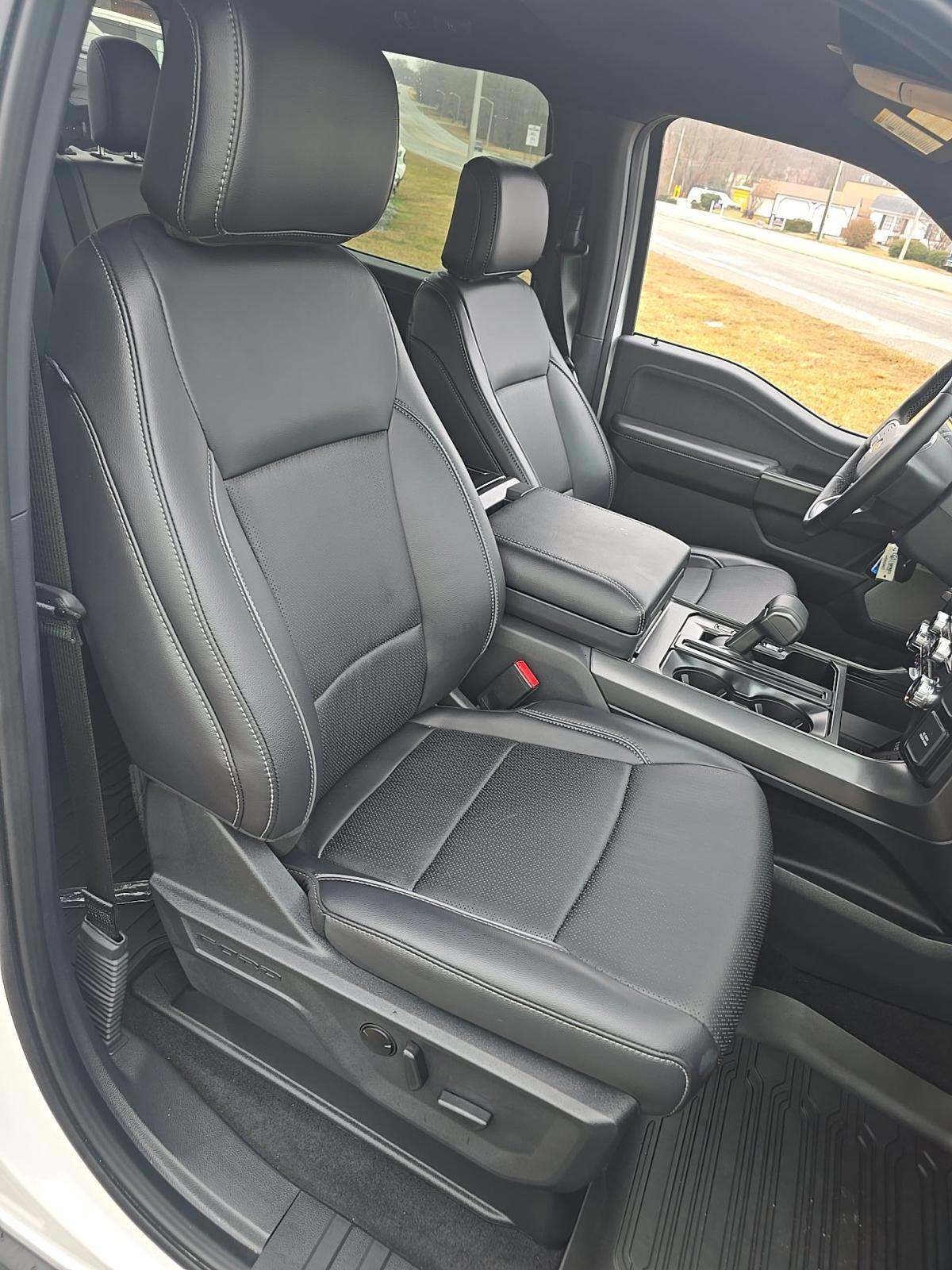 2025 Ford F-150 Lariat AWD