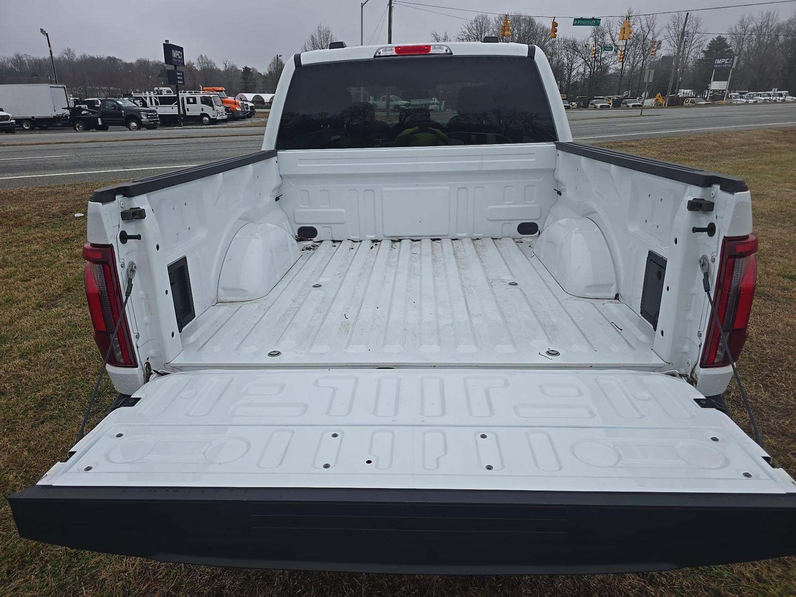 2025 Ford F-150 Lariat AWD