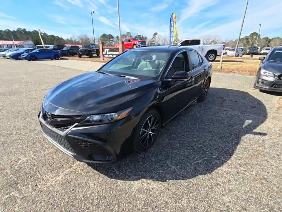 2024 Toyota Camry SE FWD