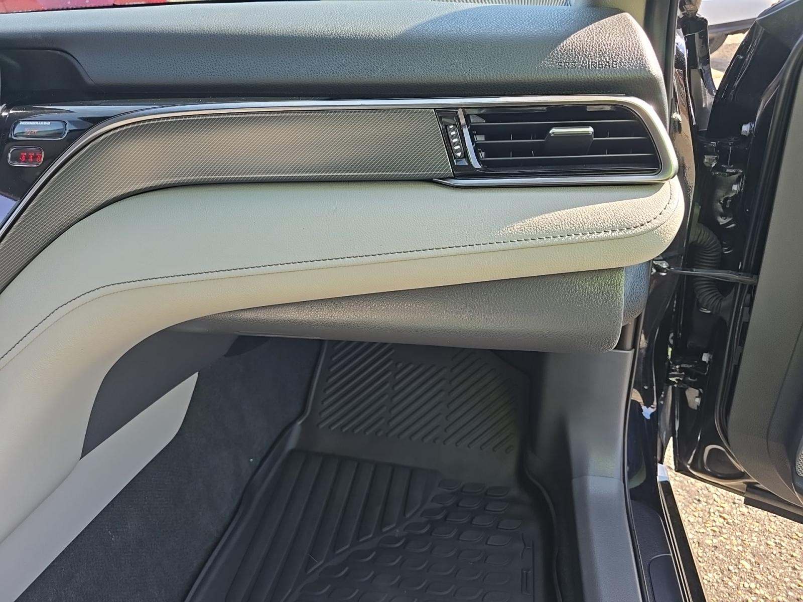 2024 Toyota Camry SE FWD