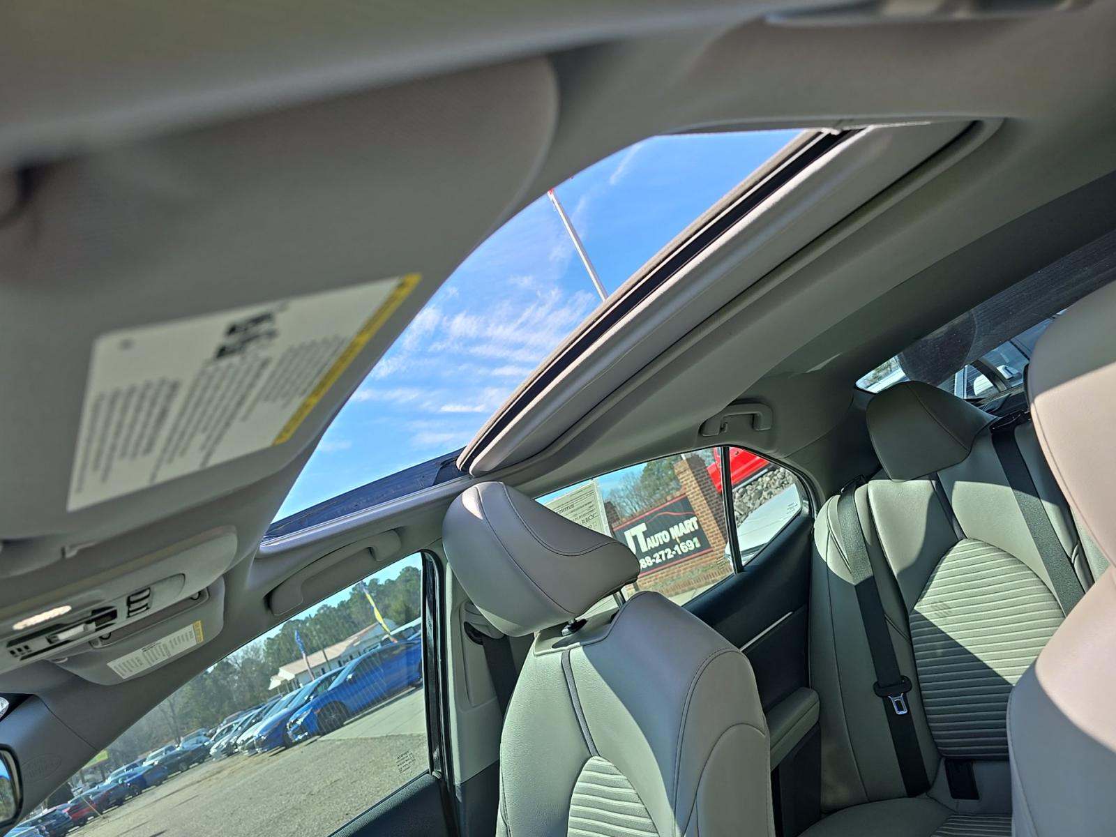 2024 Toyota Camry SE FWD