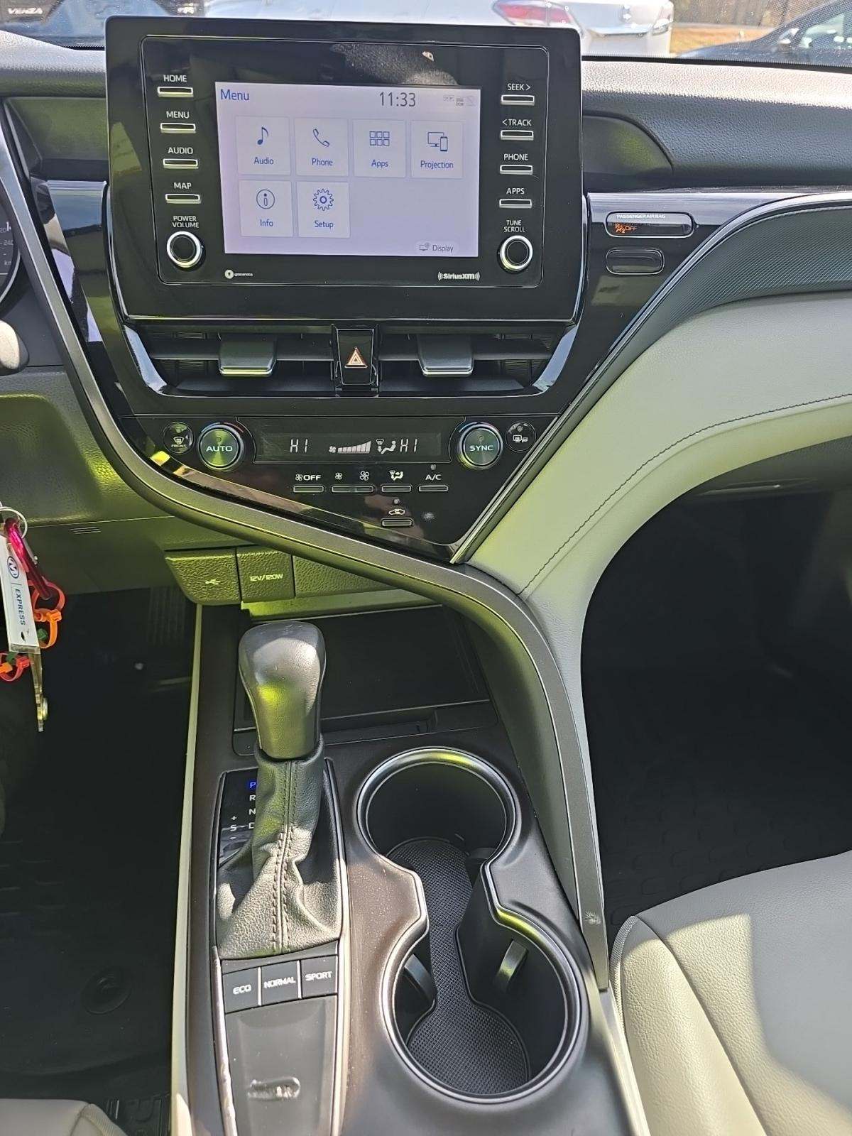 2024 Toyota Camry SE FWD