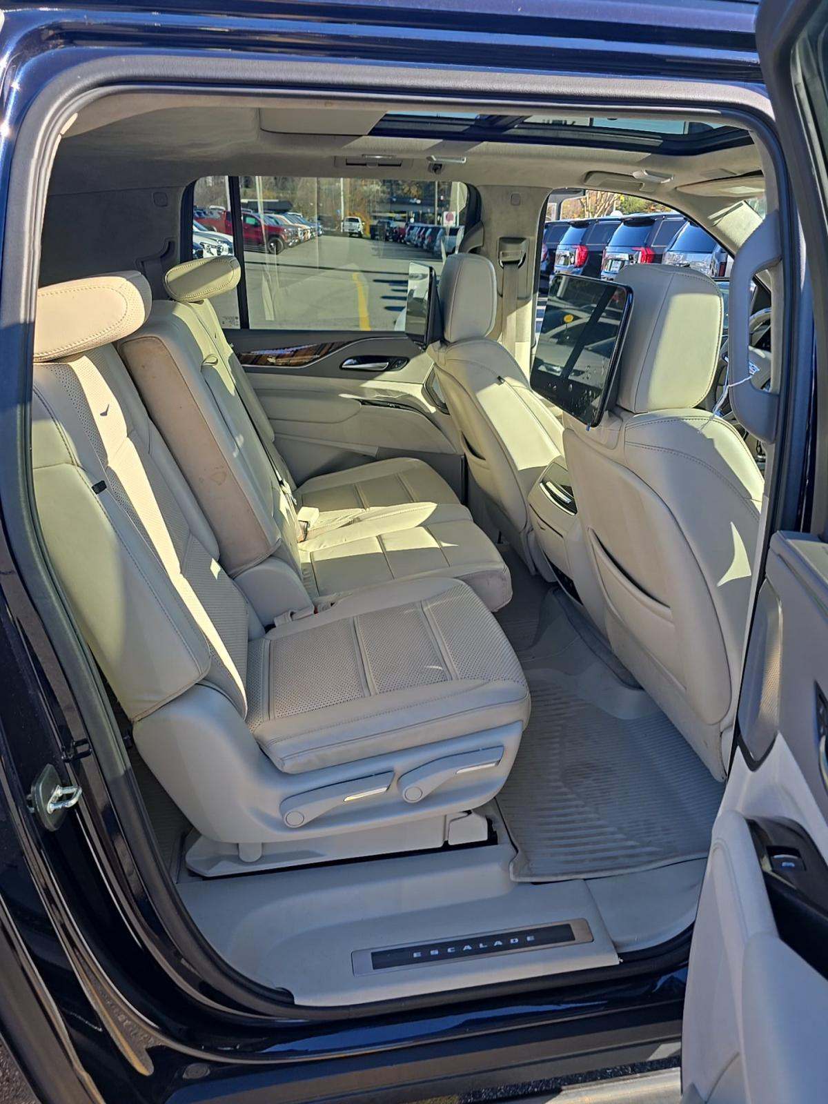 2021 Cadillac Escalade ESV Sport Platinum AWD