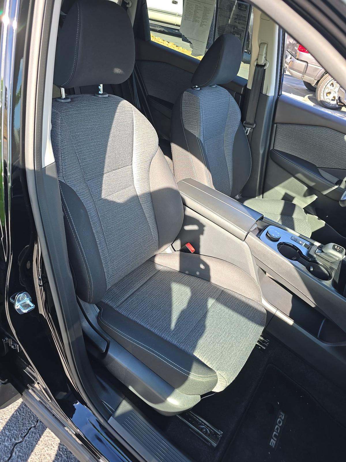 2022 Nissan Rogue SV AWD