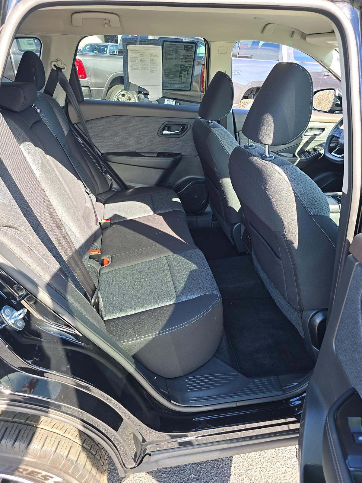 2022 Nissan Rogue SV AWD