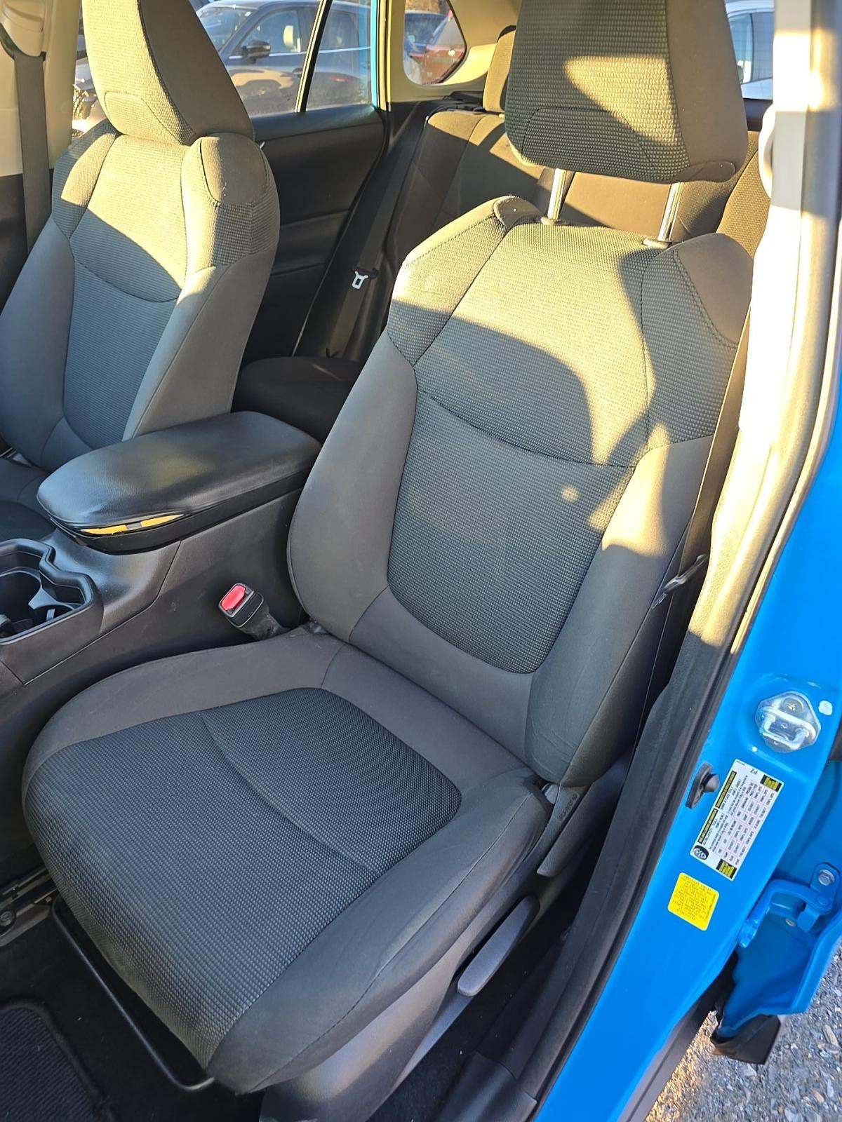 2021 Toyota RAV4 LE FWD