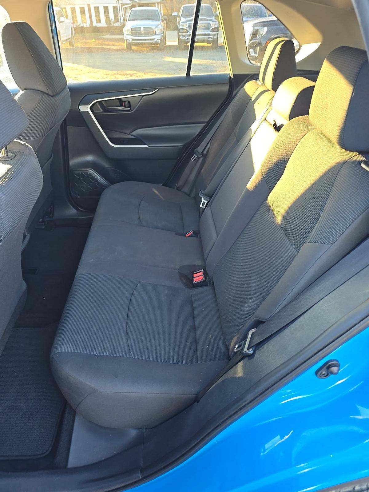 2021 Toyota RAV4 LE FWD