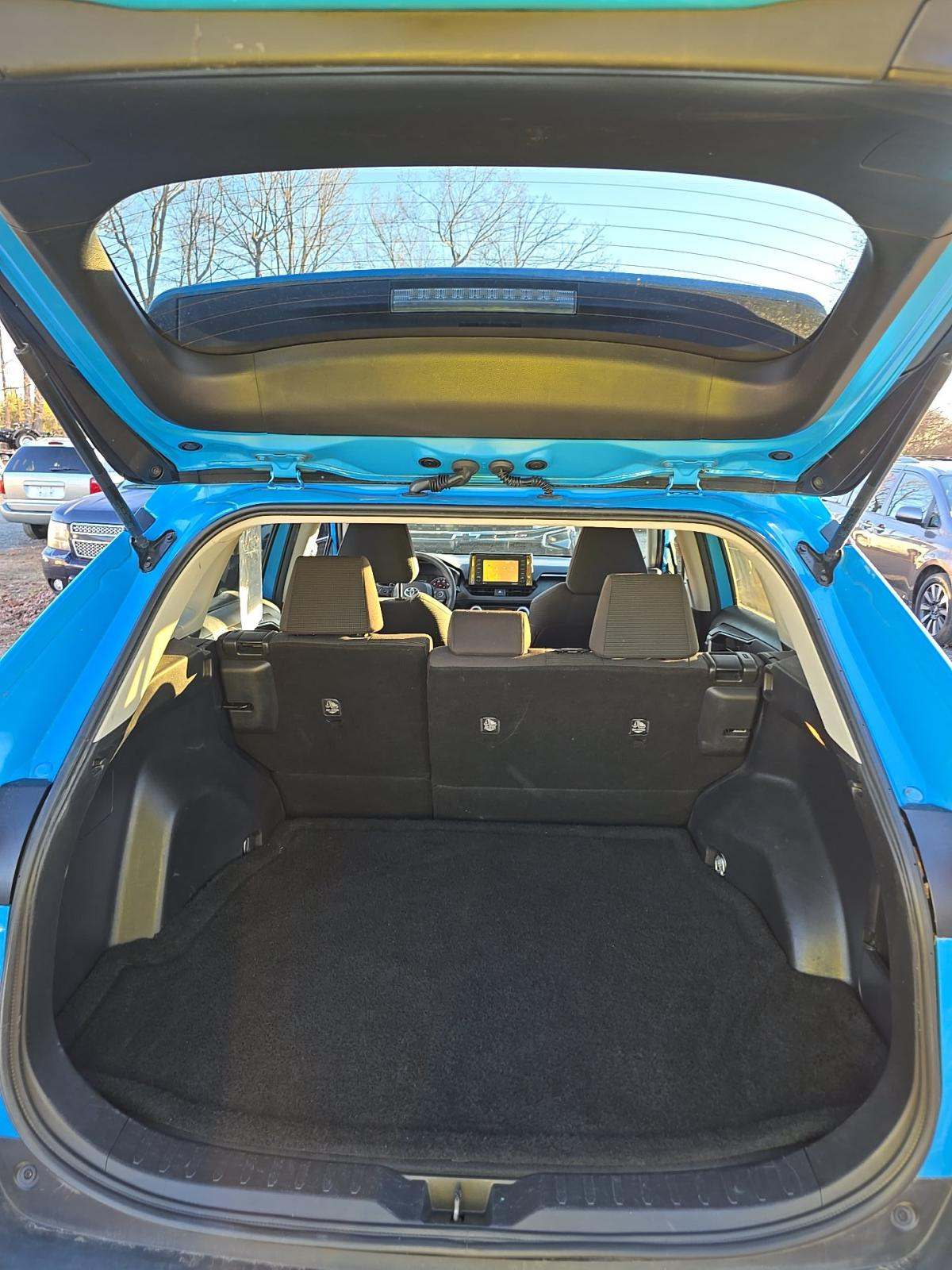 2021 Toyota RAV4 LE FWD