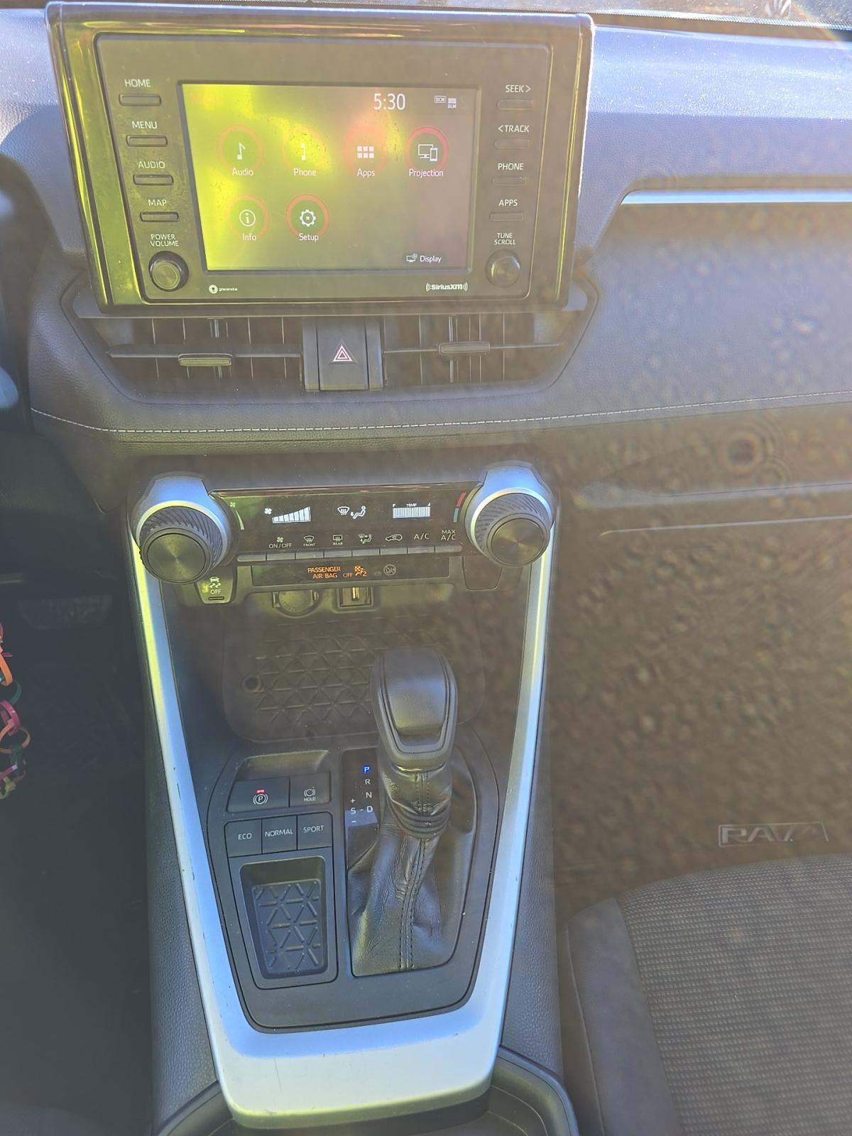 2021 Toyota RAV4 LE FWD