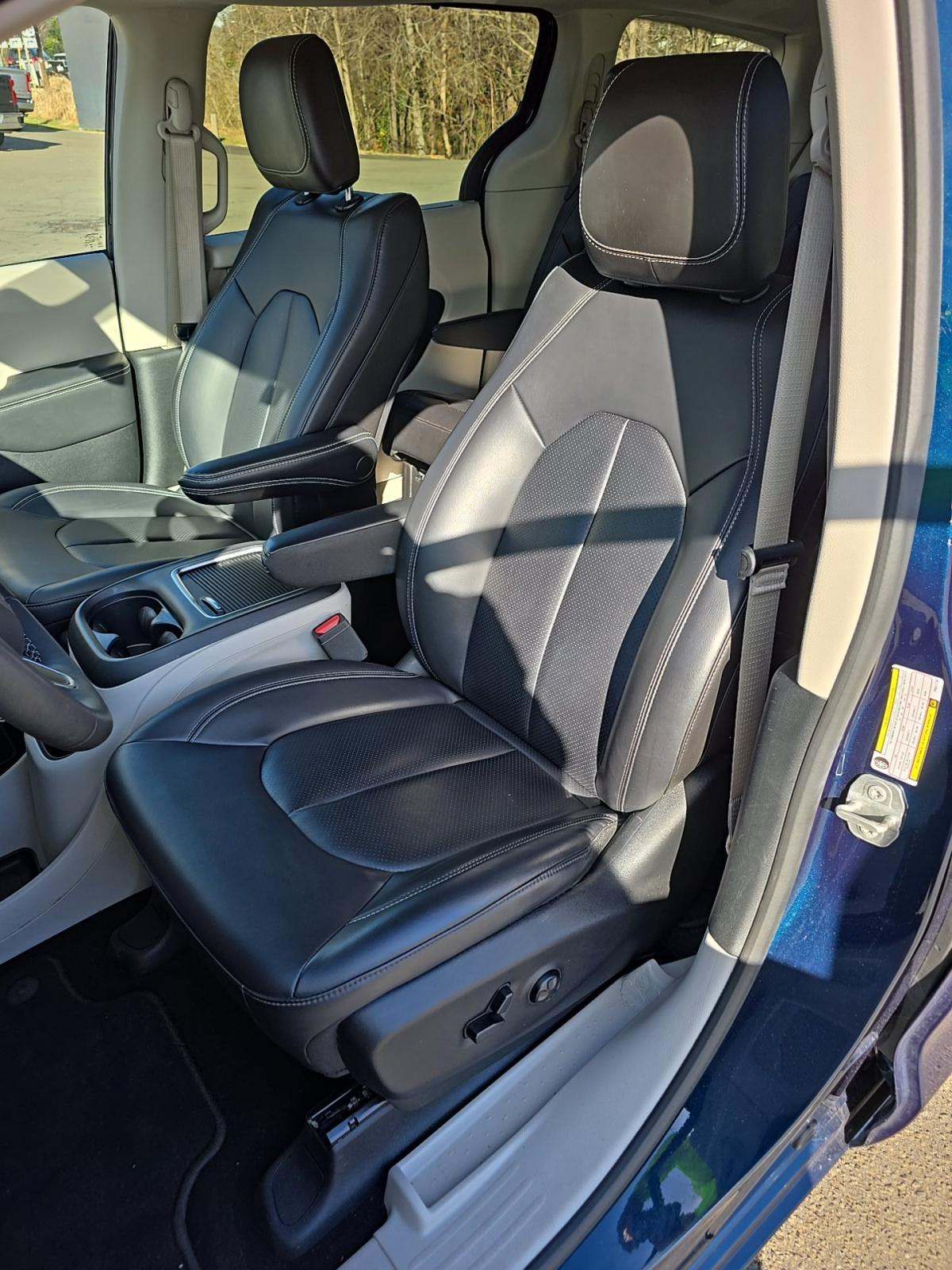 2023 Chrysler Pacifica Touring L FWD