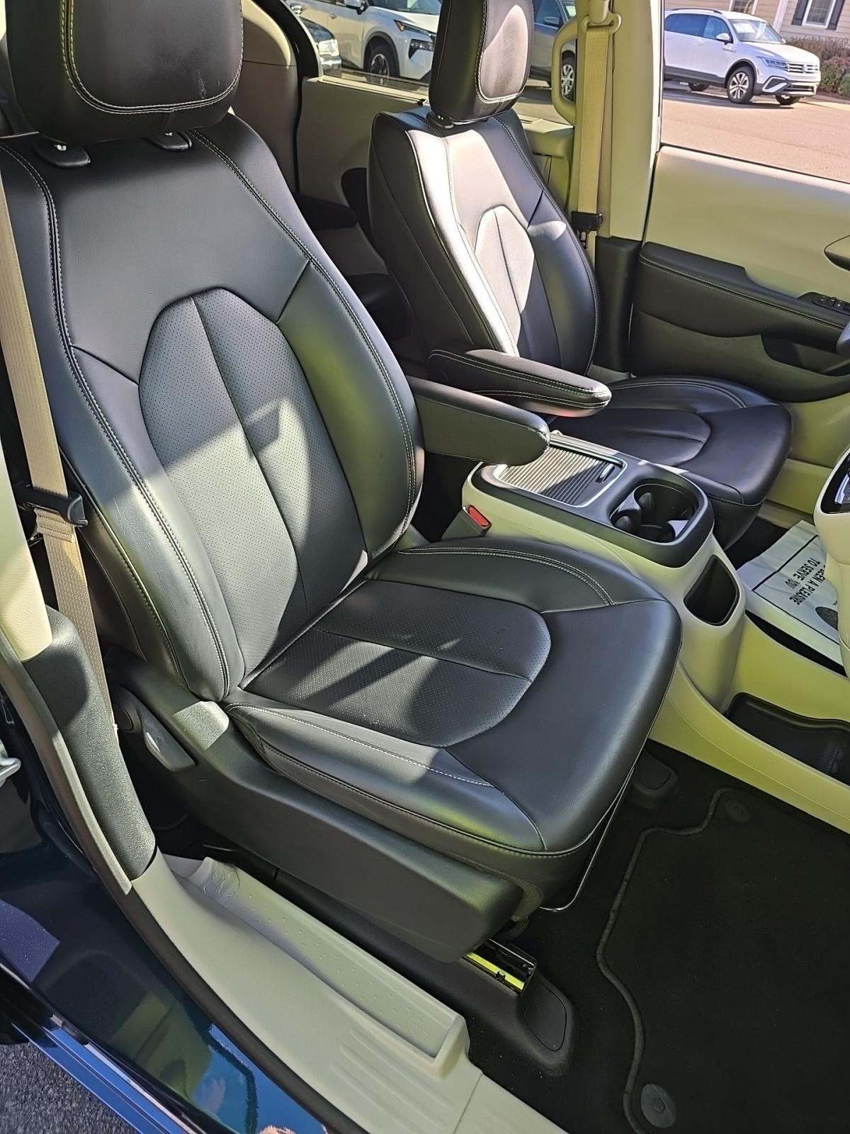 2023 Chrysler Pacifica Touring L FWD