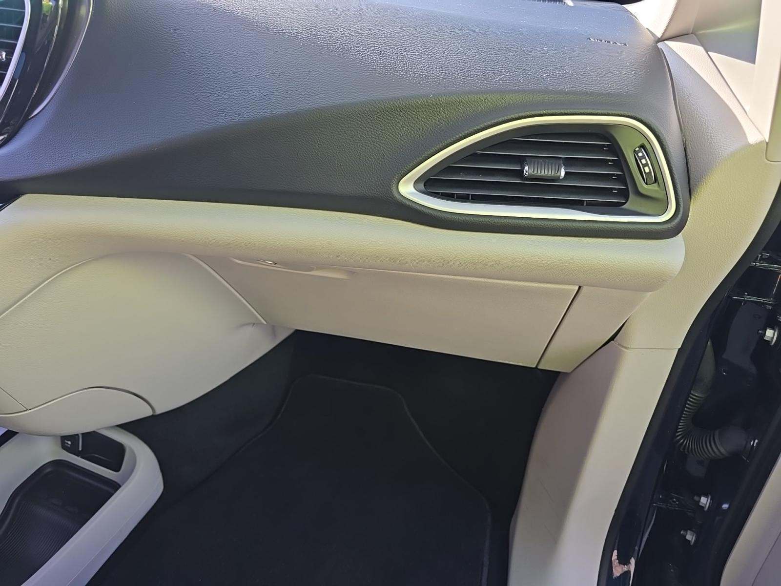 2023 Chrysler Pacifica Touring L FWD