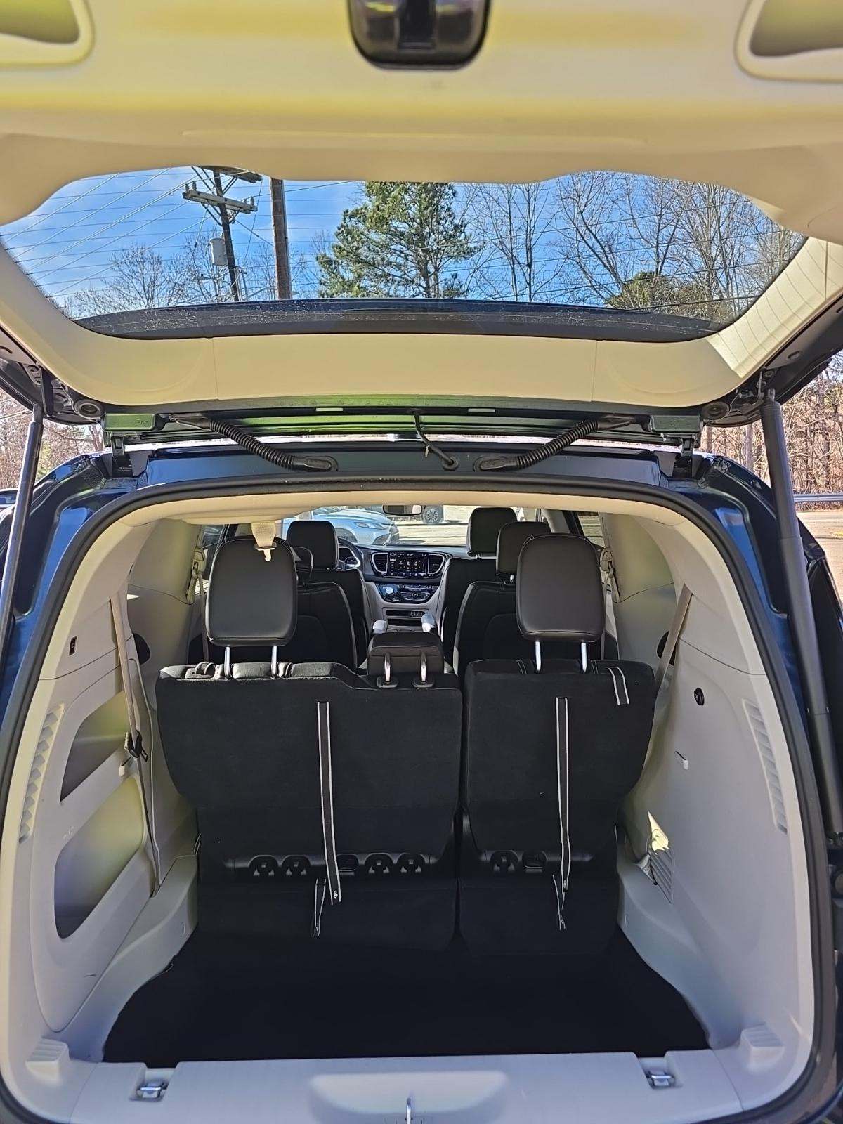 2023 Chrysler Pacifica Touring L FWD