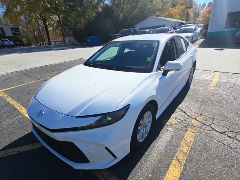 2025 Toyota Camry LE FWD