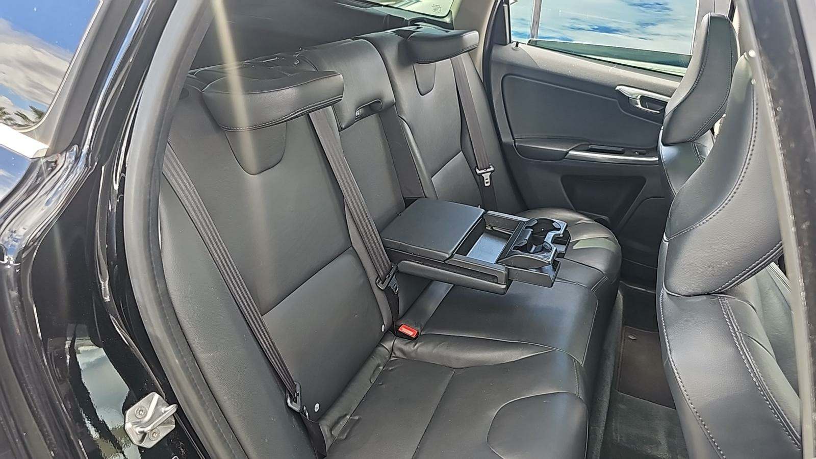 2015 Volvo XC60 T5 Drive-E Premier Plus FWD