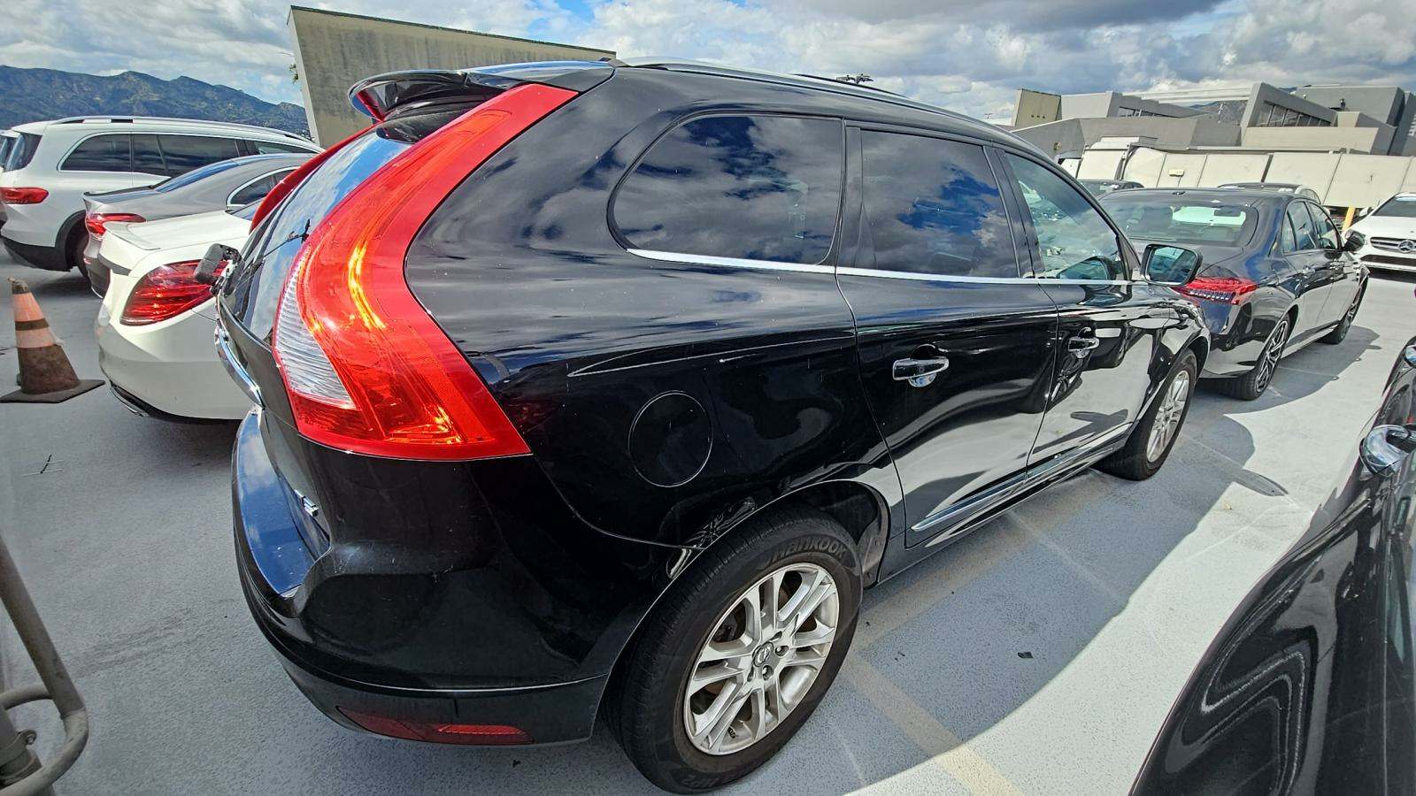 2015 Volvo XC60 T5 Drive-E Premier Plus FWD